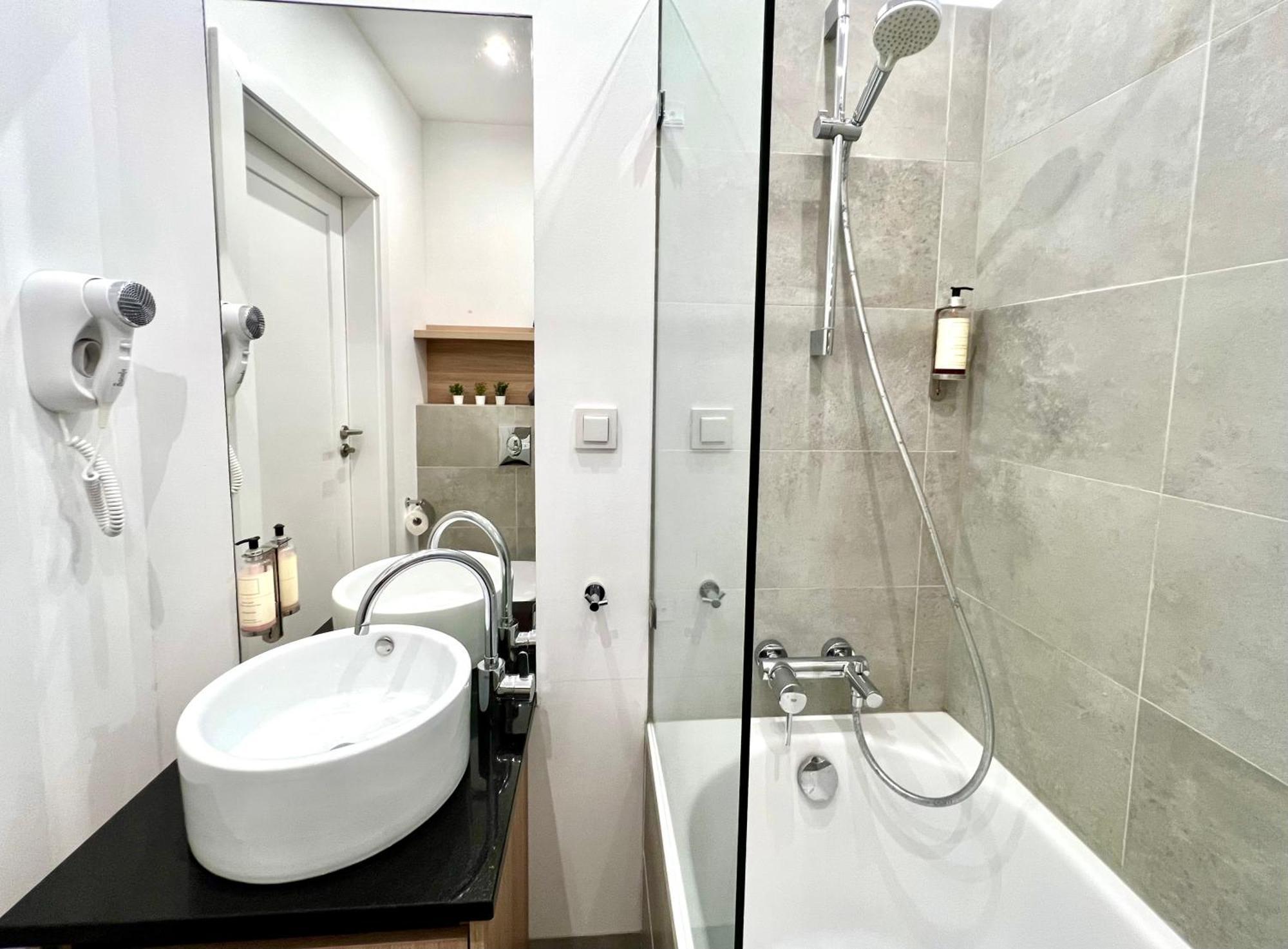 K22 Warszawa Zachodnia Slawinska 502 Daire Dış mekan fotoğraf